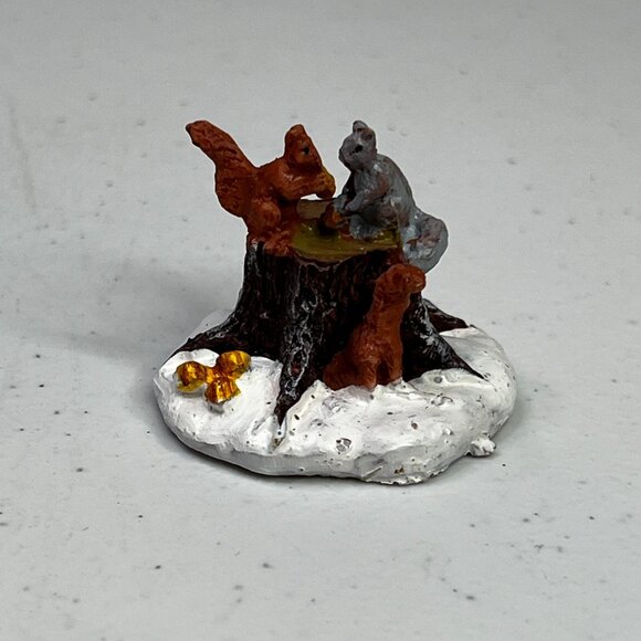 Vintage Lemax Chipmunks Christmas Village Figurine From 2003 - Picture 4 of 8